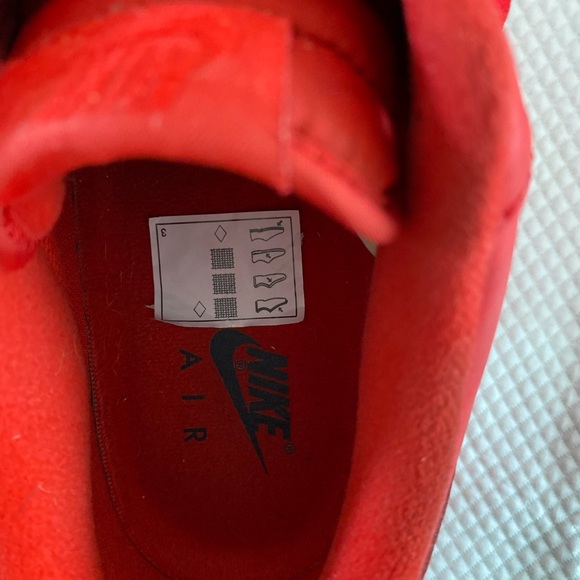 Almost in perfect condition! Nike Airforce 1 in red - Picture 8 of 16